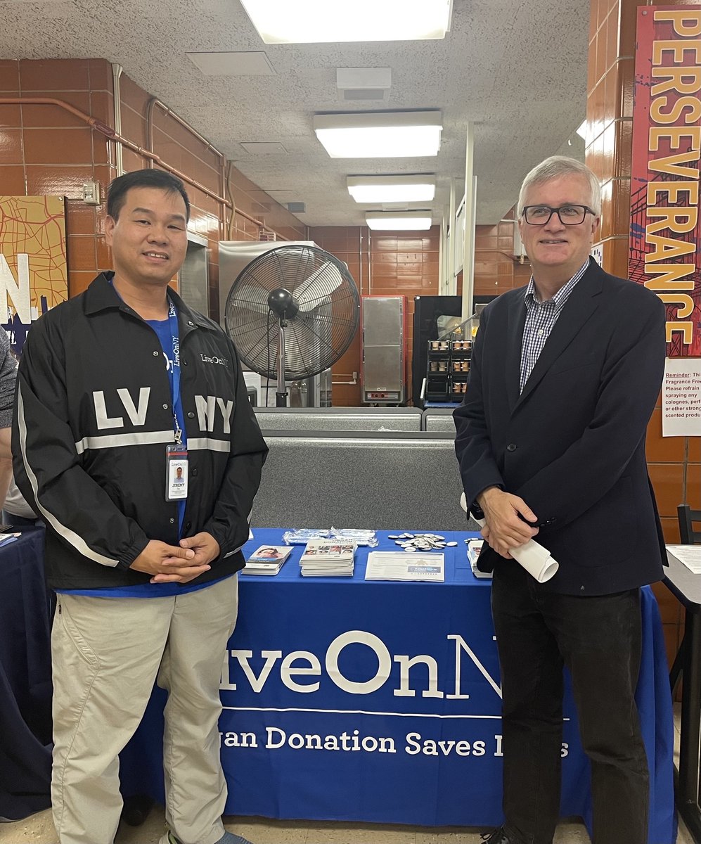 Honored to join @BrianKavanaghNY at the community resource fair. A great opportunity for LiveOnNY to share important organ donation info with Lower Manhattan. Big thanks to Senator Kavanagh and the community for your engagement and support #OrganDonationAwareness #CommunityImpact