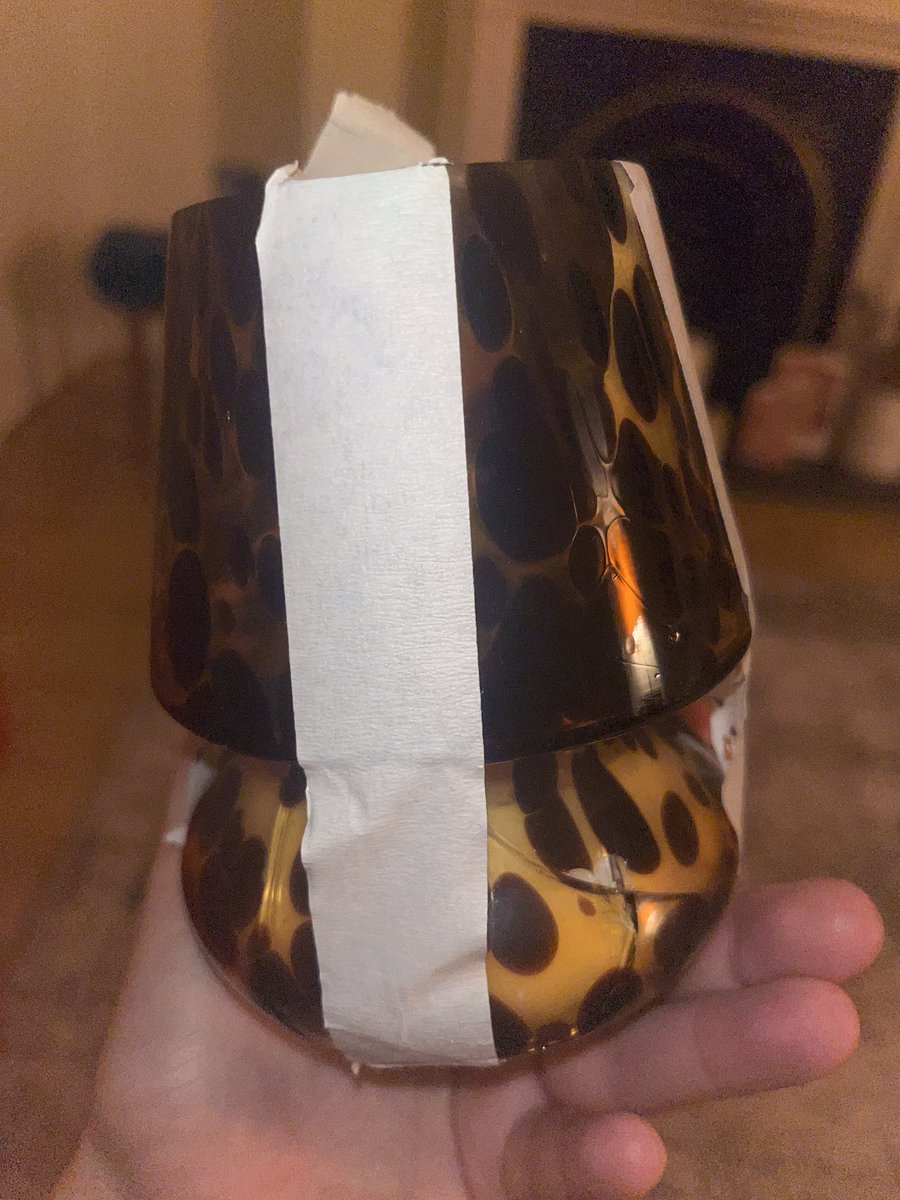 SophieRoseWard's tweet photo. @UOHelpMeEurope Hey, I received a lovely tortoise style candle holder/lamp for my birthday and it was all smashed beneath the packaging and shattered on my bedroom floor. I would really appreciate another one :) https://t.co/mqHKgVPELQ