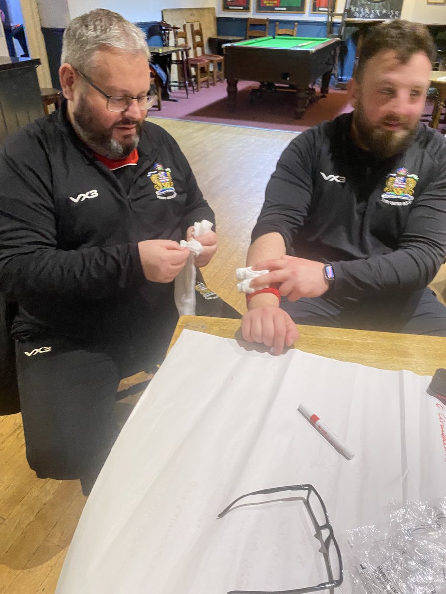 Great evening delivering First Aid at ⁦⁦⁦<a href="/TenbyUTDRFC/">Tenby United RFC</a>⁩ . Enthusiastic volunteers eager to develop their skills to treat / deal with minor rugby injuries, or respond to more serious situations. 
<a href="/Linsbridge/">Lindsey Chaplin</a> 
⁦<a href="/WRU_Community/">WRU Community - Wrth galon y genedl</a>⁩ 
#pitchsidefirstaid #CPR 
#freecourse