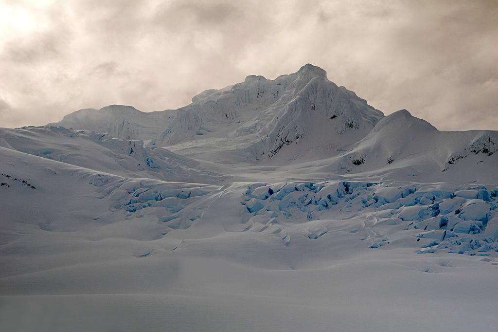 MADOC (@madoc_et) on Twitter photo La expedición hispano-chilena ha permanecido dos semanas en el Campo de hielo sur de Patagonia #Chile, sufriendo continuas nevadas y vientos superiores a 100 km/h.
De ello han quedado imágenes impactantes, captadas por <a href="/LMLSoriano/">Luis M López Soriano</a>.
#GMAM #EMMOE_ET #Cochrane
#2023PatagoniaSur La expedición hispano-chilena ha permanecido dos semanas en el Campo de hielo sur de Patagonia #Chile, sufriendo continuas nevadas y vientos superiores a 100 km/h.
De ello han quedado imágenes impactantes, captadas por <a href="/LMLSoriano/">Luis M López Soriano</a>.
#GMAM #EMMOE_ET #Cochrane
#2023PatagoniaSur