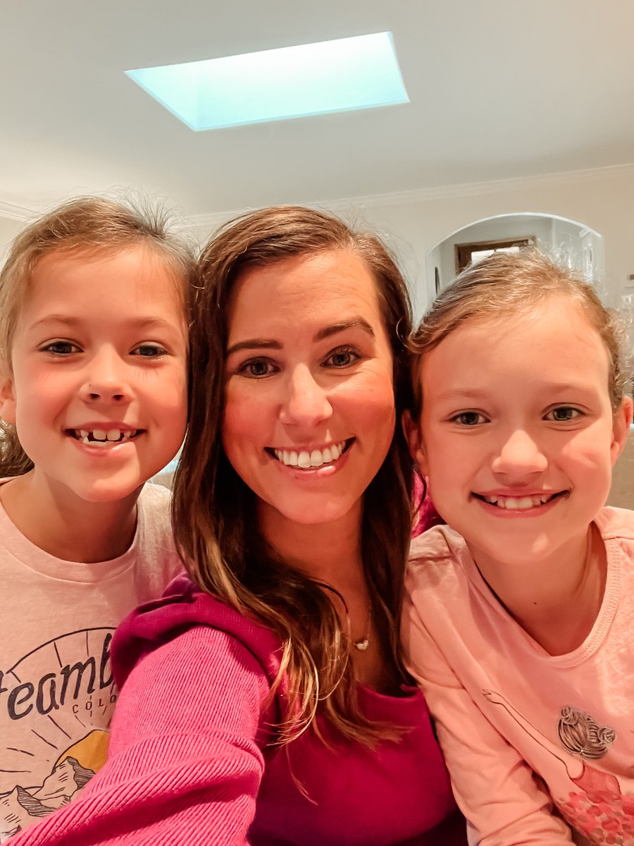 My favorite girls are here to see me! 🥰💖 #family #familyfun #favorites