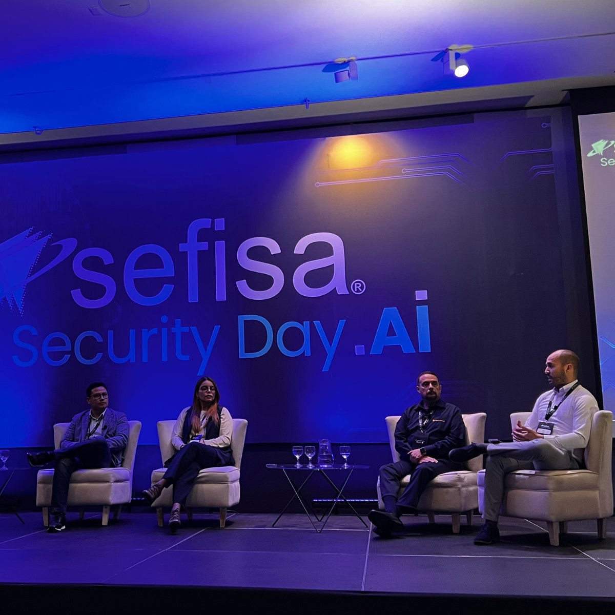 SefisaCA's tweet photo. Foro 2 - Ai en la Ciberdefensa junto a nuestros panelistas de @Cleafy, @Tenable, @BeyondTrust y @TrendMicro.
#Guatemala
#SefisaSecurityDay https://t.co/D4Fvku6a5r