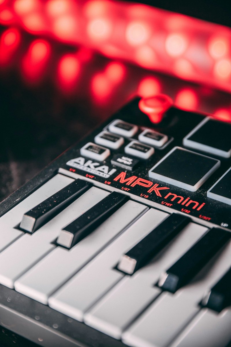 auxdotapp's tweet photo. In this blog post, we'll explore five advanced techniques that can unleash a world of creativity when using MIDI velocity. https://t.co/XoSjcWSeVc https://t.co/g8YBbfN9Zy