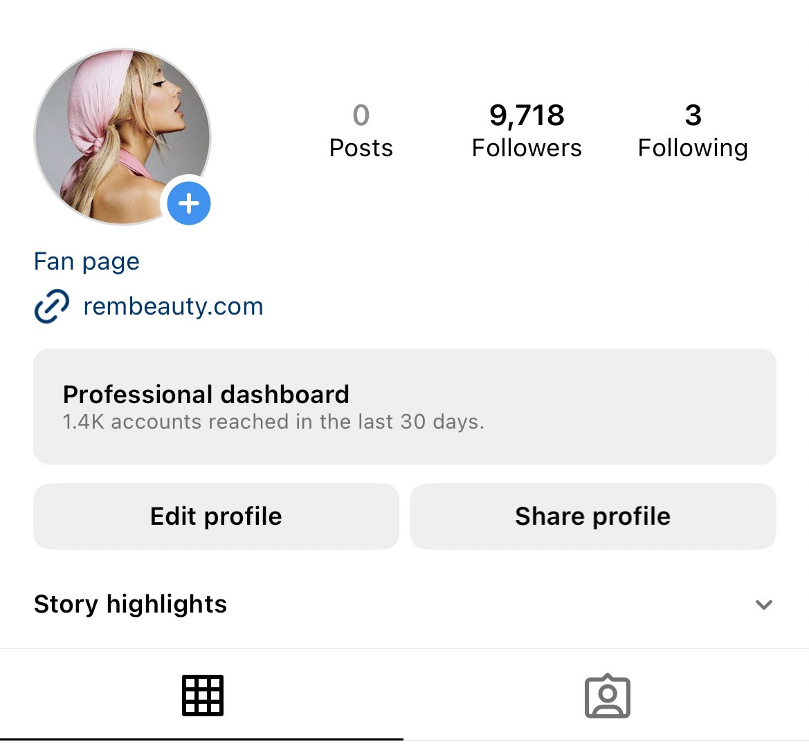 uwuspo's tweet photo. selling this ariana fanpage with 9.7k followers #ratszone #ratspace dm if interested https://t.co/gckAIJHRXk