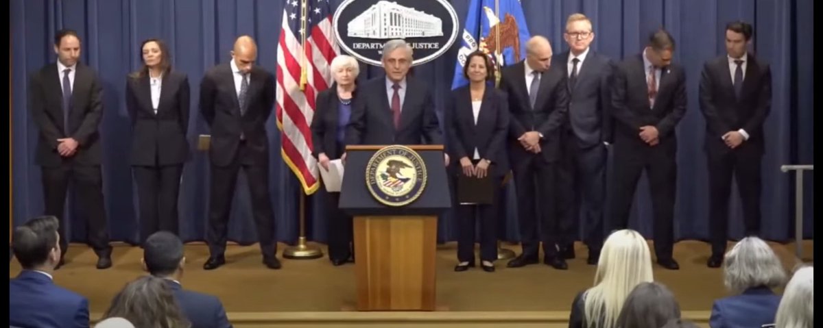 Binance olayının özeti:
* CZ'nin şahsına 50 milyon dolar ceza.
* Binance Global'e 1.8 milyar $ ceza ve ABD ile İran faaliyetleri dolayısıyla ayrıca 2.5 milyar dolar toplam  4.3 milyar dolar ceza.
* CZ görevinden ayrılıyor ve 3 yıl boyunca Binance ile bütün ilişkisini kesiyor.
*