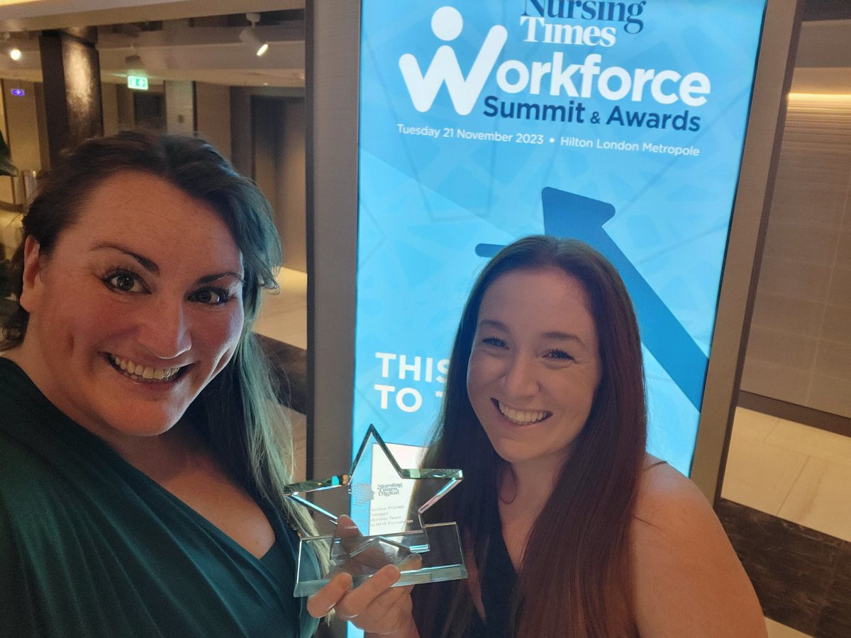 LoopyLoubie tweet media