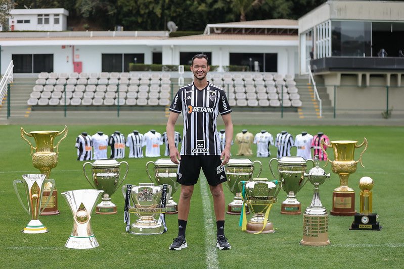 OledoCam's tweet photo. O maior vencedor com a camisa do Galo 🖤

@rever4oficial https://t.co/Pl7FV4d962