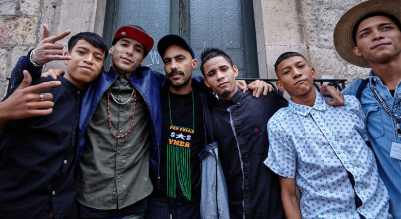 En 2019, Fernando Frías de la Parra (@ferfrias), nos sorprendió con YA NO ESTOY AQUÍ, ganadora del Premio Ariel a Mejor Película.

Este 22 de noviembre estará de vuelta con NO VOY A PEDIRLE A NADIE QUE ME CREA.

PRÓXIMAMENTE DISPONIBLE EN <a href="/NetflixLAT/">Netflix Latinoamérica</a>.