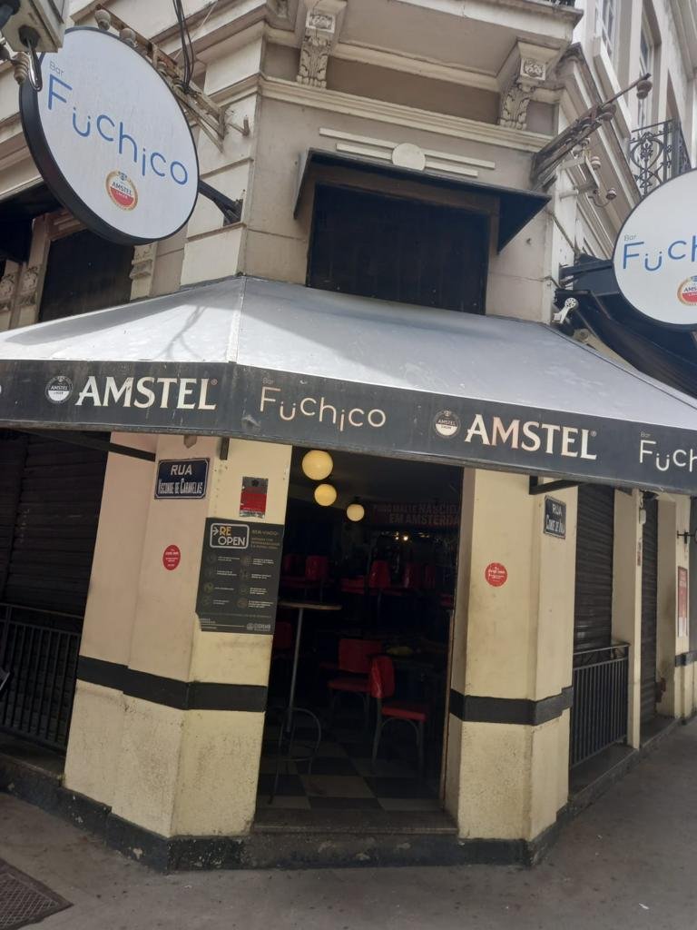 DDalertaRio's tweet photo. #FoiASuaDenuncia que ajudou os nossos parceiros do #2BPM na apreensão de 12 máquinas caça-níqueis, em um bingo clandestino, na R. Visconde de Caravelas, em Botafogo. O responsável pelo local foi conduzido para a #10DP. https://t.co/uwn3M5swiH