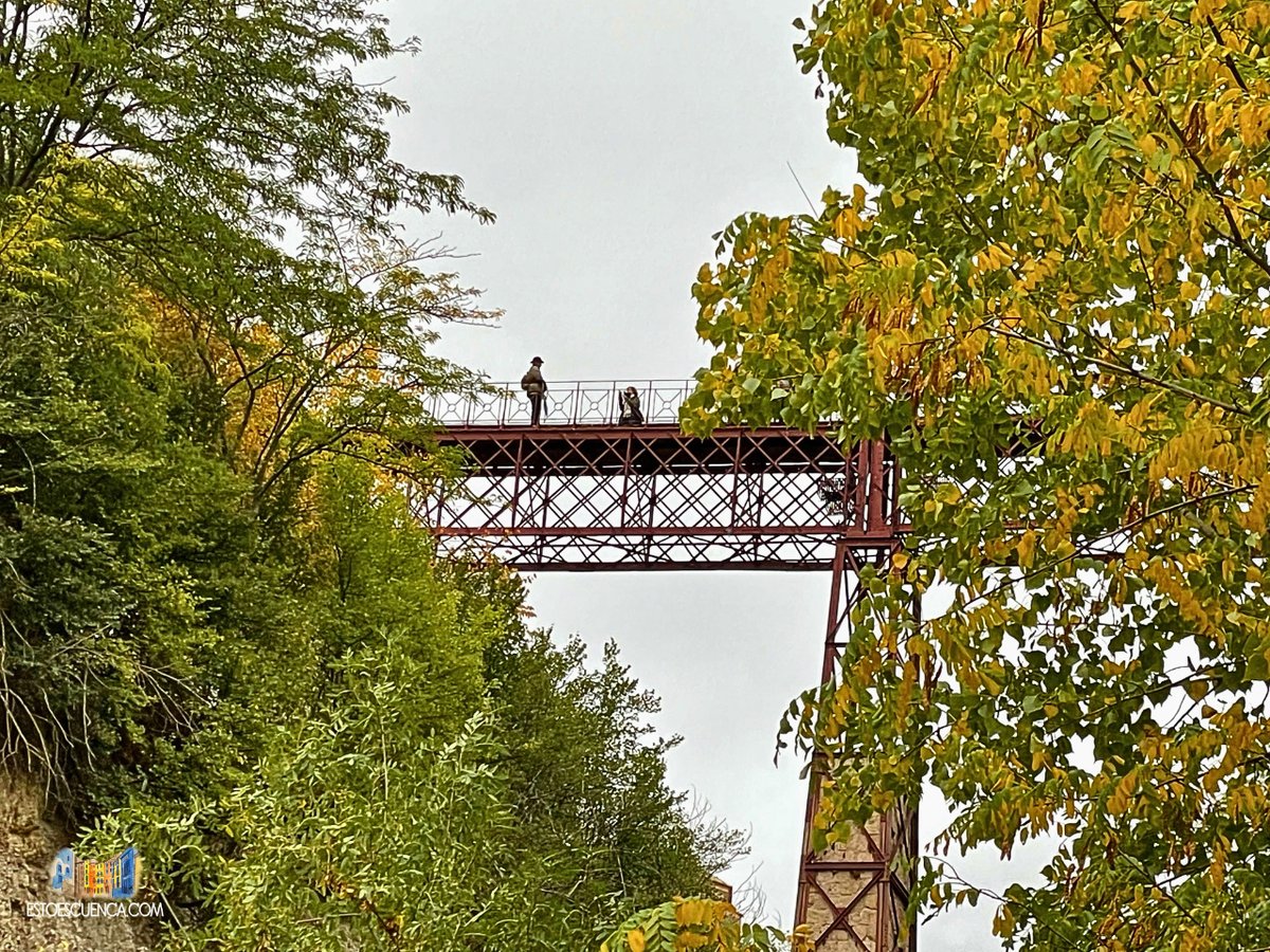 estoescuenca's tweet photo. 🍁🍁El #Otoño se va yendo de #Cuenca hoja a hoja a estas alturas de noviembre, pero todavía puedes venir a disfrutar del color y la belleza del paisaje de la ciudad antes que el invierno desnude a la naturaleza.
¡Te esperamos en Cuenca!😉😉 https://t.co/Llk0Zi3CBm