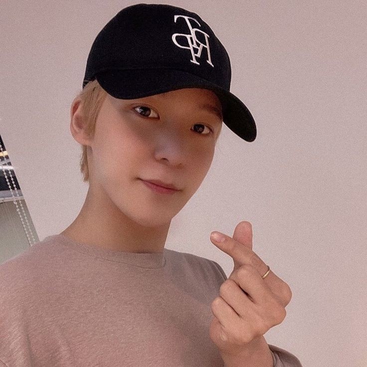 BiniChan99's tweet photo. 🫰Yuyu 하튜🫰 #ATSD #YUNHO #윤호 #AtinySelcaDay #ATINY #EHTINY #에이티즈 #ATEEZ @ATEEZofficial @kqent https://t.co/deERiMIk5W