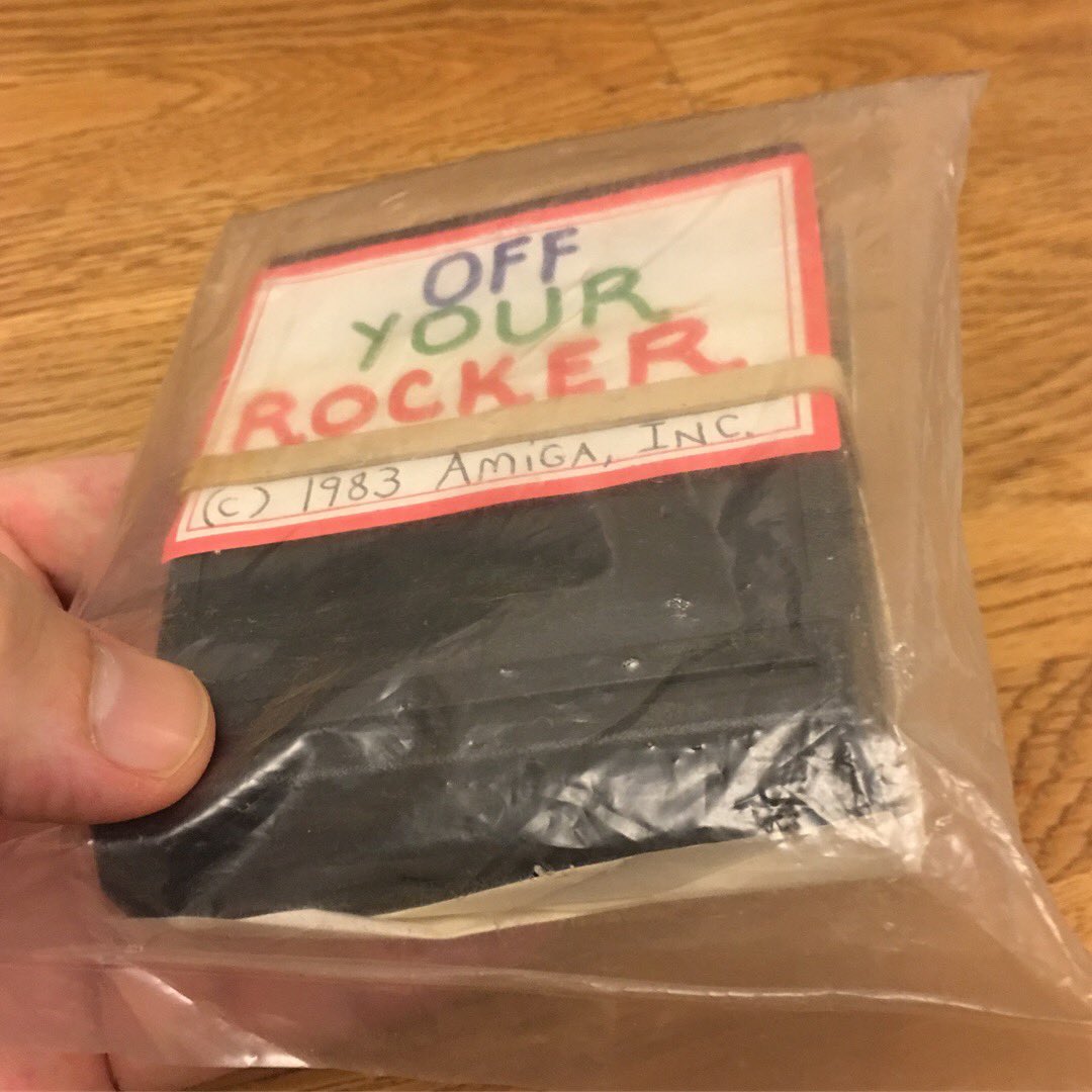 Getting the urge to start posting about my Atari 2600 obsession again… here goes. A couple of hard to find carts. The second being almost impossible to acquire still in bag ⬇️ #atari2600
