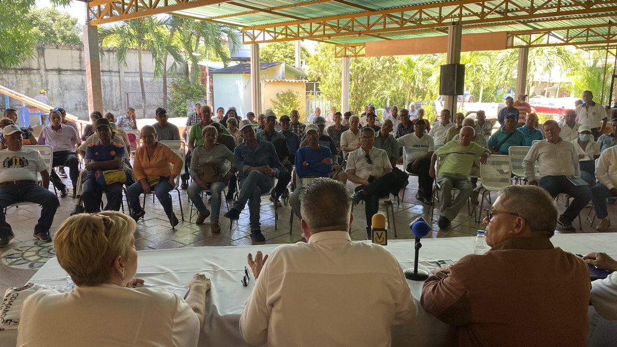 Luisemartinezh's tweet photo. #Guanare, #Portuguesa 📍

En nuestra gira por Venezuela hemos pregonado sin cesar que el referéndum del #3D no es de Gobierno ni de oposición, es de #Venezuela. 🇻🇪

Seguimos entusiasmando a los venezolanos a votar SI por nuestro territorio.
#UnidosPorElEsequibo
#21Nov https://t.co/mQ5HuDECsv