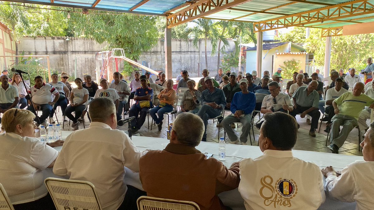 Luisemartinezh's tweet photo. #Guanare, #Portuguesa 📍

En nuestra gira por Venezuela hemos pregonado sin cesar que el referéndum del #3D no es de Gobierno ni de oposición, es de #Venezuela. 🇻🇪

Seguimos entusiasmando a los venezolanos a votar SI por nuestro territorio.
#UnidosPorElEsequibo
#21Nov https://t.co/mQ5HuDECsv