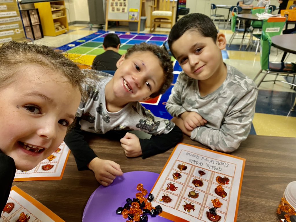 stephldavid123's tweet photo. Kindergarteners in Mr.NeGron’s class read some words in a silly Turkey game today.  @JPS_RingES https://t.co/4mzhlILIrY