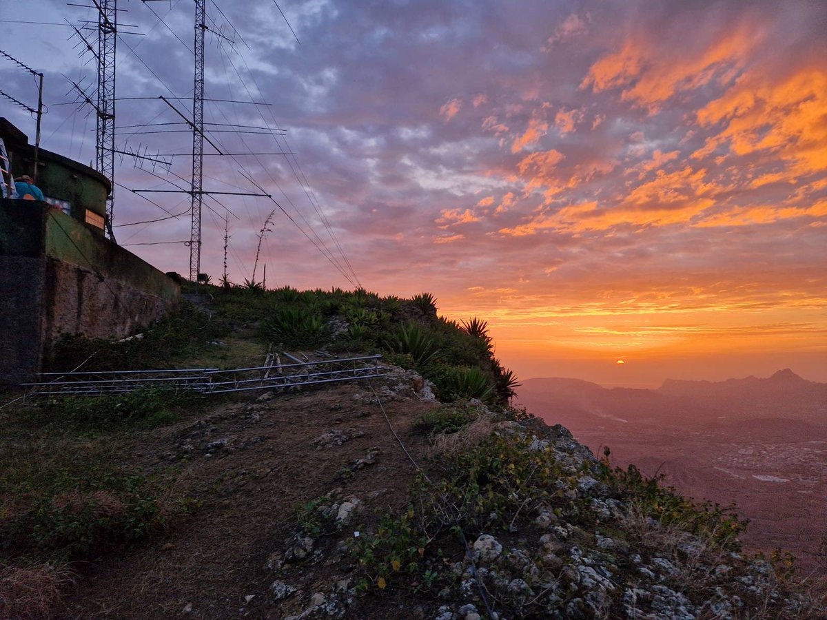 Simon Ravnič (@s53zo) on Twitter photo Getting ready for #cqww #hamradio at <a href="/D4C_team/">D4C Contest Team</a> Getting ready for #cqww #hamradio at <a href="/D4C_team/">D4C Contest Team</a>