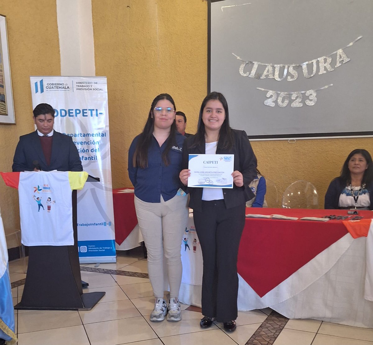 GrupoGAXela's tweet photo. Hoy GAX ONG como parte -CODEPETI- 👌 participa en el acto de clausura y graduación de estudiantes de CAIPETI, esto en conjunto con ministerios y organizaciones de sociedad civil. 💯

#GAXONG #CODEPETI #QUETZALTENANGO https://t.co/XbtaClaaXv