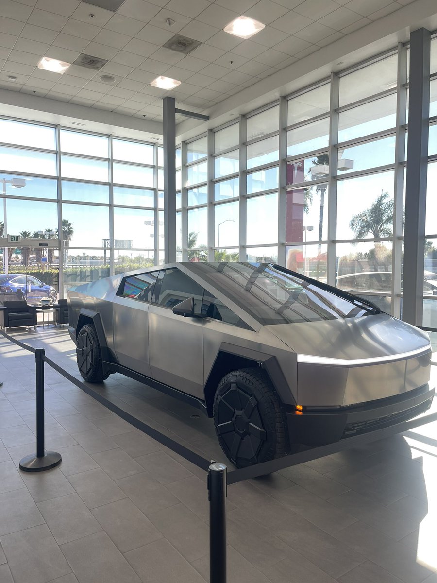 Michael Strauss tweet media