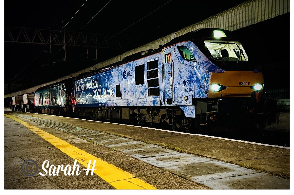 SydneyBridgeTMD's tweet image. A few more shots from yesterday at Crewe and Stafford 📸 20/11/23 #Class37 #Tractor #Class319 #Class88 #Class68 #Class221 #Class390 #Progress #RailwayPhotography #Crewe #Stafford @RailOpsGroup @DRSgovuk @AvantiWestCoast