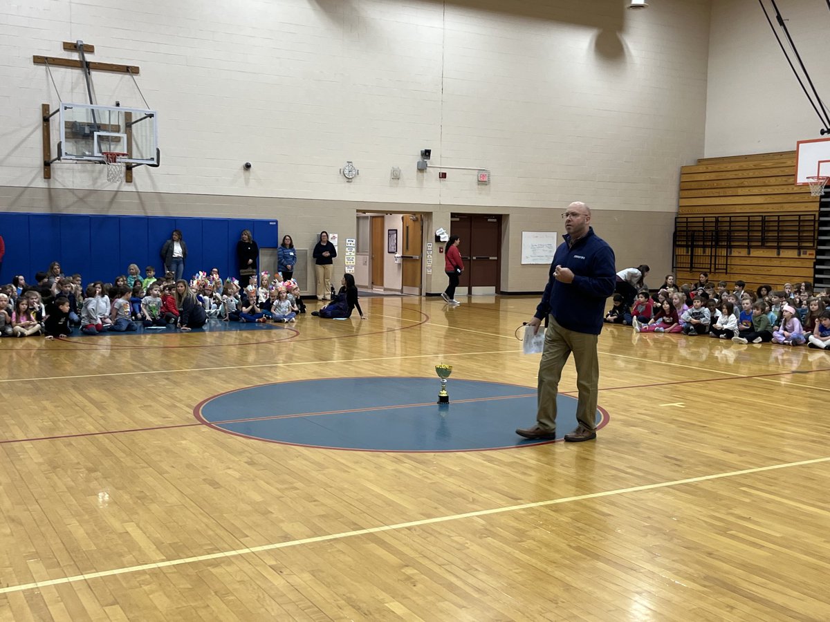 SubaRick's tweet photo. Amazing job Timmons Students and Parents! Over 3,000 items donated to the Bainbridge Area Food For Friends Pantry” …and 3rd Grade wins the first annual “Giving Trophy!” #TES #kenstoninspired https://t.co/3OPqDb5ZCt