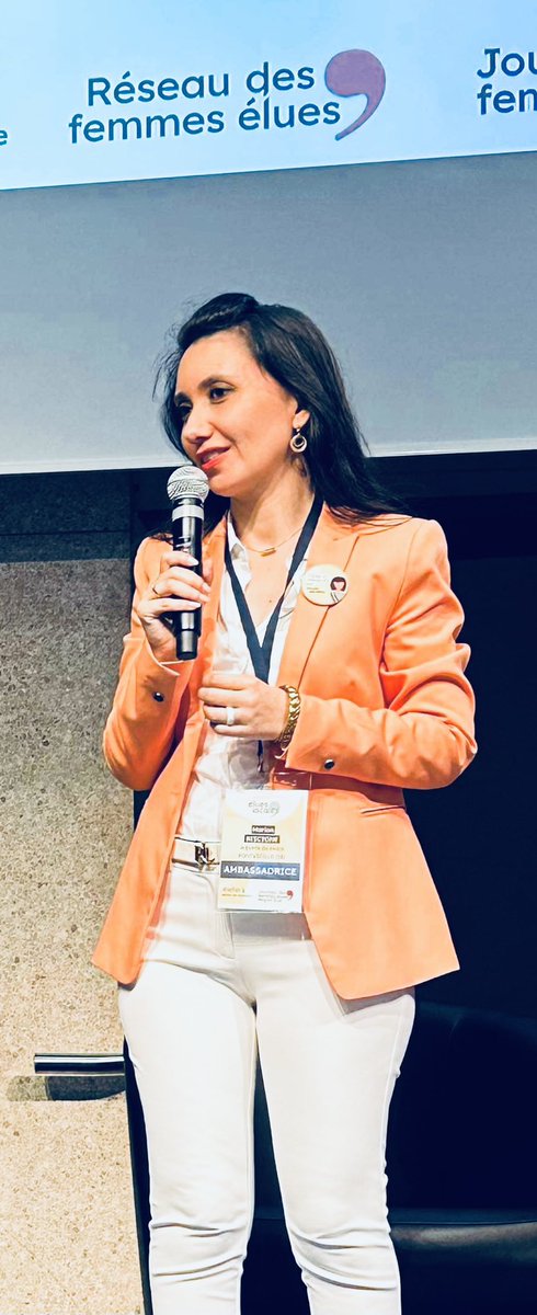 MarionBiscione's tweet image. 👩🏻Ambassadrice d’@elueslocales dans @departement13
✨Honorée de mon engagement depuis 2 ans de #représenter les #femmes en #politique sur notre territoire 
👉🏼Je vous convie à participer à nos journées nationales des femmes #élues à Paris le 24-25/11 en marge du congrès @l_amf