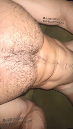 comefinemee's tweet photo. I need @justingfit in my bed rn https://t.co/B5Aa5ZP3yL