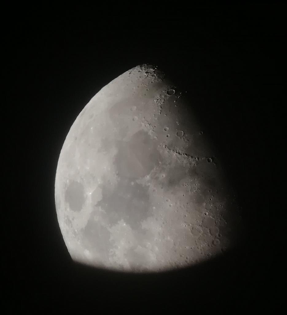 Guindavols's tweet photo. Aquest vespre a l’INS Guindàvols: Observació astronòmica del cel a la tardor. #sc23 #sc23cat #setmanadelaciència2023 #astronomia https://t.co/Y0OpHThh1d
