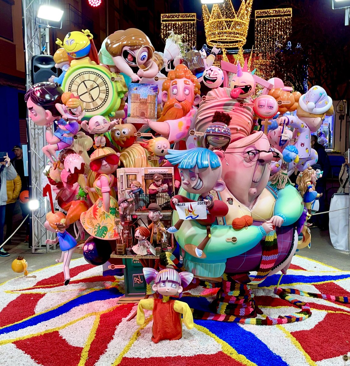 polvorafallera's tweet photo. “...I punt” de @djmarioperez diseño Paco Camallonga para @duquedegaeta 2º premio sección especial infantil #fallas2023 #Falles2023 #Fallas23 #Falles23 #Valencia #Fallas #Falles https://t.co/UNxs8msWsr