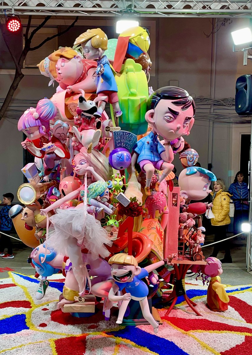 polvorafallera's tweet photo. “...I punt” de @djmarioperez diseño Paco Camallonga para @duquedegaeta 2º premio sección especial infantil #fallas2023 #Falles2023 #Fallas23 #Falles23 #Valencia #Fallas #Falles https://t.co/UNxs8msWsr