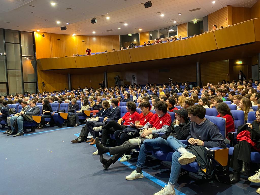 datirachida's tweet image. L’avenir de la France 🇫🇷 se construit avec vous, c’est le vôtre ! 

🤝 🗳️Vous pouvez compter sur ma détermination à vous écouter et vous accompagner.

🙏 👏 Merci et bravo aux étudiants de l'#Essec et à l'association @lesmardis pour notre rencontre et la qualité de nos échanges !