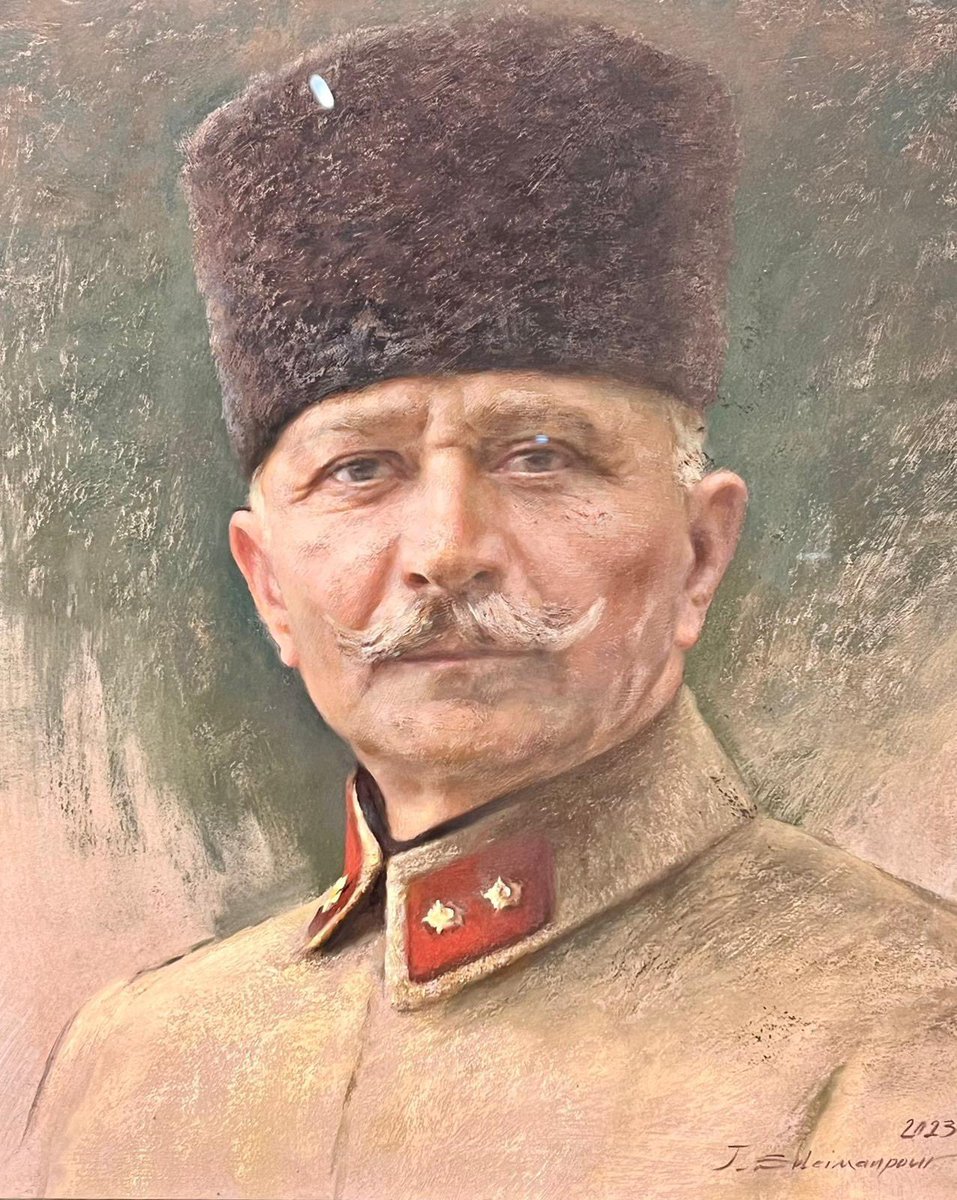 Medine Müdafi Büyük Türk Fahreddin Türkkan Paşa’nın aziz ruhu şâd olsun.
‘Biz seni bırakmayız Ya Resulallah’ diyerek yaptığı tarihi savunması halen dimağlardaki tazeliğini koruyorki birileri Lawrence evini müzeye çevirmiş. Herkes sevdiğiyle beraberdir