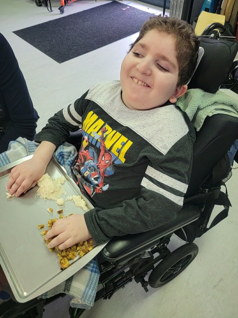 REACHCenterWSD's tweet photo. We had so much fun at Friendsgiving today. #WeAreWentzville https://t.co/UWEmRxLkxS