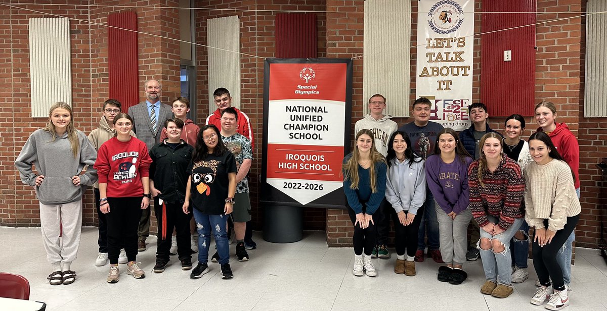 Iroquois Unified celebrated what they are thankful for with their annual Thanksgiving dinner today. The group also got a picture with their new National Banner from Special Olympics  North America. Congratulations Iroquois High School and Happy Thanksgiving! <a href="/SpecOlympicsNY/">Special Olympics New York</a>