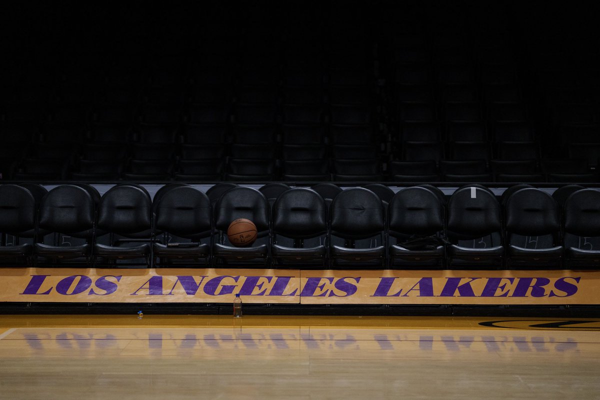ericthayer's tweet photo. Lakers-Rockets. Los Angeles, CA @AP https://t.co/HhZpwUsr4r