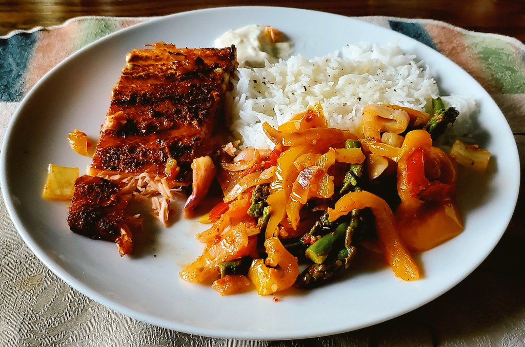 LindaPeters64's tweet photo. @chernorris @Adventuringgal @obligatraveler @ararewoman @intheolivegrov1 @TravelFoodiesTV @MadHattersNYC @JulesHalvy @suziday123 @MamaO_GO @SashaEats @OdetteDunn @sl2016_sl @GayPuglia @SteveKubota @Abfabtravels Somtum looks &amp; sounds delicious, Cher!

Sharing:
🥣 Asparagus soup, sourdough bread, chocolate cake
🎃 Pumpkin goodness
🍋 Lemon blueberry scones
🍣 Salmon with grilled vegetables

Add favourite #Top4Cooking 📸

Tag #Top4Theme hosts:
@obligatraveler @ararewoman @intheolivegrov1 https://t.co/4uKYtvaSz9