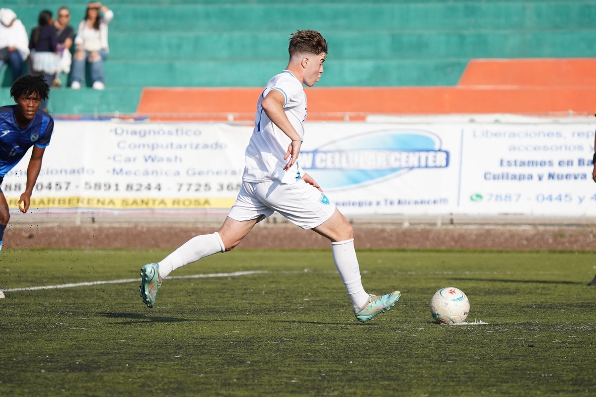 EdwinFajardoFH's tweet image. #VamosGuate | LA SELE SUB20 DE FÚTBOL DE #Guatemala ESTÁ EN PUERTO SEGURO ANTE LOS NICAS

¡Arranca el segundo tiempo en el Complejo Rubelio Recinos de #Barberena! 

#Guatemala 3-0 #Nicaragua 

Con doblete de Matt Evans y otro tanto de Daniel Méndez, Guate doblega 3-0 a Nicaragua!