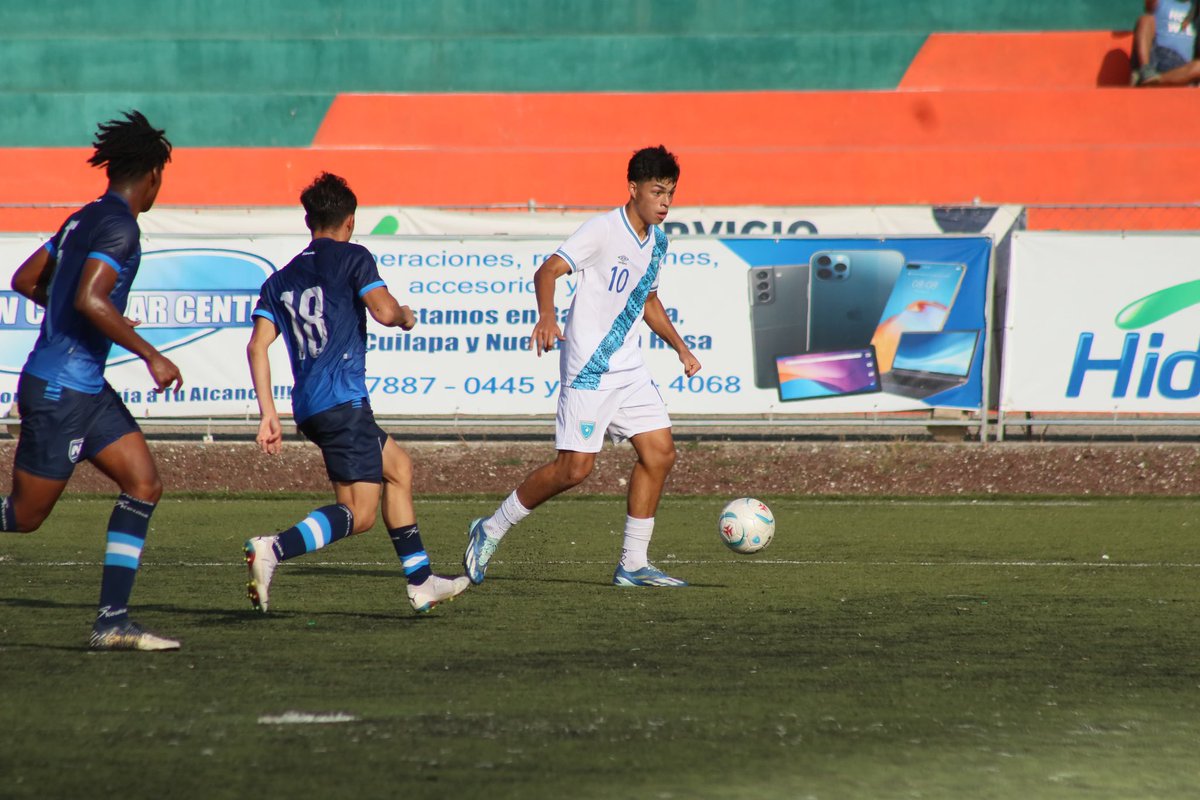 EdwinFajardoFH's tweet image. #VamosGuate | LA SELE SUB20 DE FÚTBOL DE #Guatemala ESTÁ EN PUERTO SEGURO ANTE LOS NICAS

¡Arranca el segundo tiempo en el Complejo Rubelio Recinos de #Barberena! 

#Guatemala 3-0 #Nicaragua 

Con doblete de Matt Evans y otro tanto de Daniel Méndez, Guate doblega 3-0 a Nicaragua!
