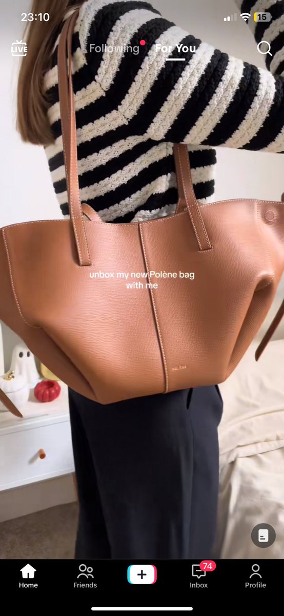 Clara_serranoo's tweet photo. de tanto ver este bolso me va a terminar gustando ya veréis https://t.co/mExWCJavhe