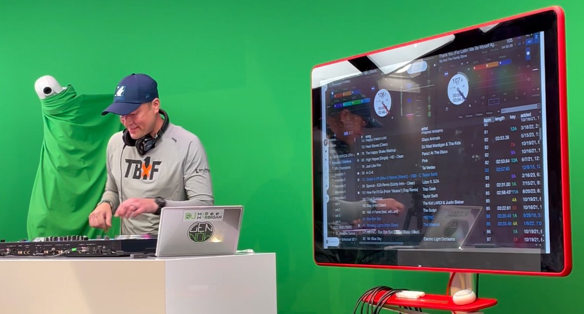It’s a dance party every month when <a href="/DJMadMardigan/">MARDS™</a> spins a new set of tunes for our patients and families during Music Mondays! The show, fueled by <a href="/TeamBrax1/">TeamBrax (aka TB1Fund)</a>, helps patients explore their love of music through DJ'ing. Thanks for giving our patients an awesome afternoon!