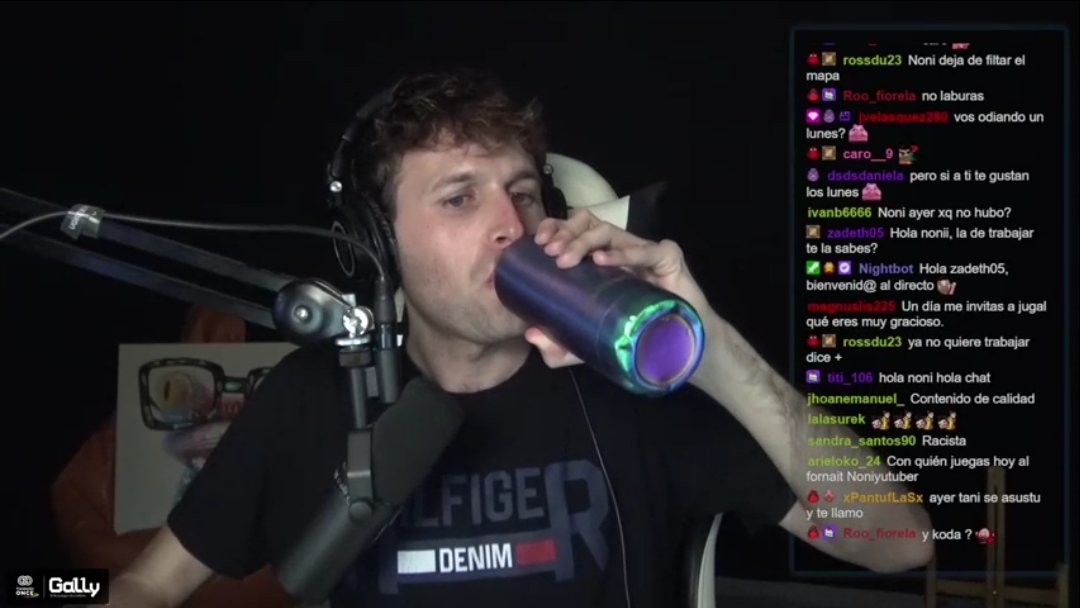 AgusTerrible's tweet photo. Gracias @nonisisoy por el directo de dragonland, me está encantando el rol, el duo que hacen con Fraile es muy divertido.
Nos vemos mañana, descansa rey 💚 https://t.co/CAHbtJnLjl