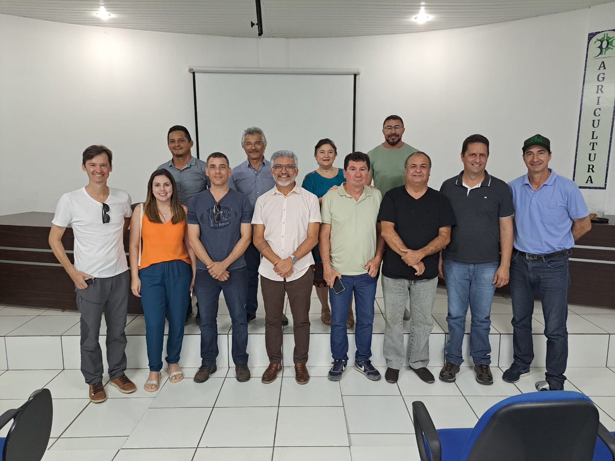 marcelluscaldas's tweet photo. I’m thankful for the opportunity to visit the Federal University of Roraima in the Brazilian Amazon and discuss higher education trends. I hope I could do more to help the faculty and students. Thanks professor Valdinar Melo for hosting me in the department of agronomy. https://t.co/nFHTxxasB9