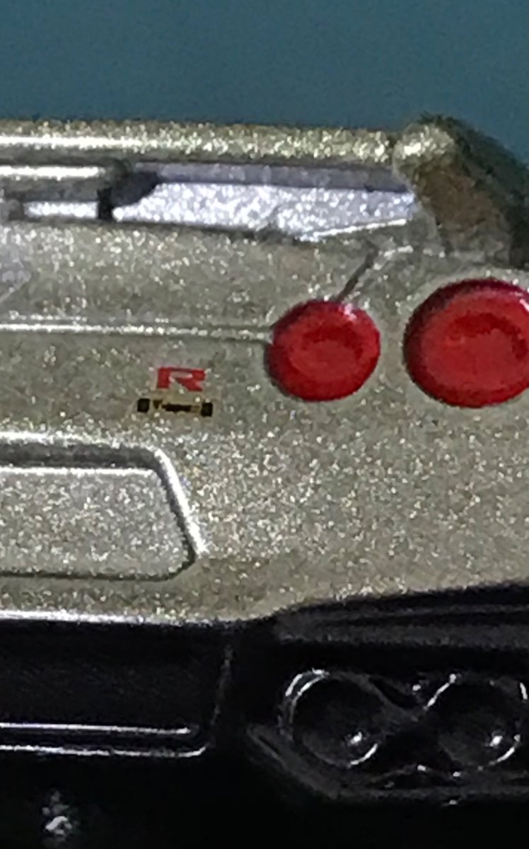 KOU_2772's tweet image. 今回のトミカ日産GT-R初回版は、ミレニアムジェイドのボディカラーに、ホイールはゴールドの縁取り。

そして、リアのエンブレムには「T-spec」のバッヂが追加という、なかなか特別感がある1台です😄

#トミカ 
#GTR
#Tspec