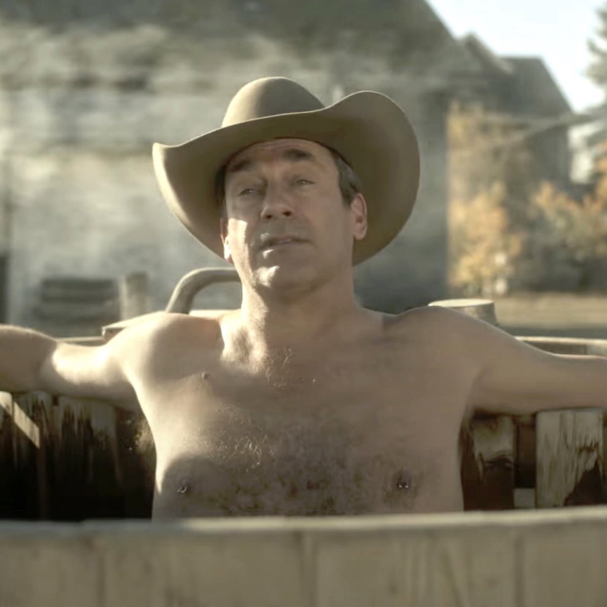 Jon Hamm worked with a 'dedicated nippleologist' to create his fake pierced 'Fargo' nipples: 'They cast a resoundingly lifelike pair of nipples, which they then pierced and placed over my own nipples, and we shot said nipples' READ MORE ➡️ uproxx.com/tv/jon-hamm-fa…