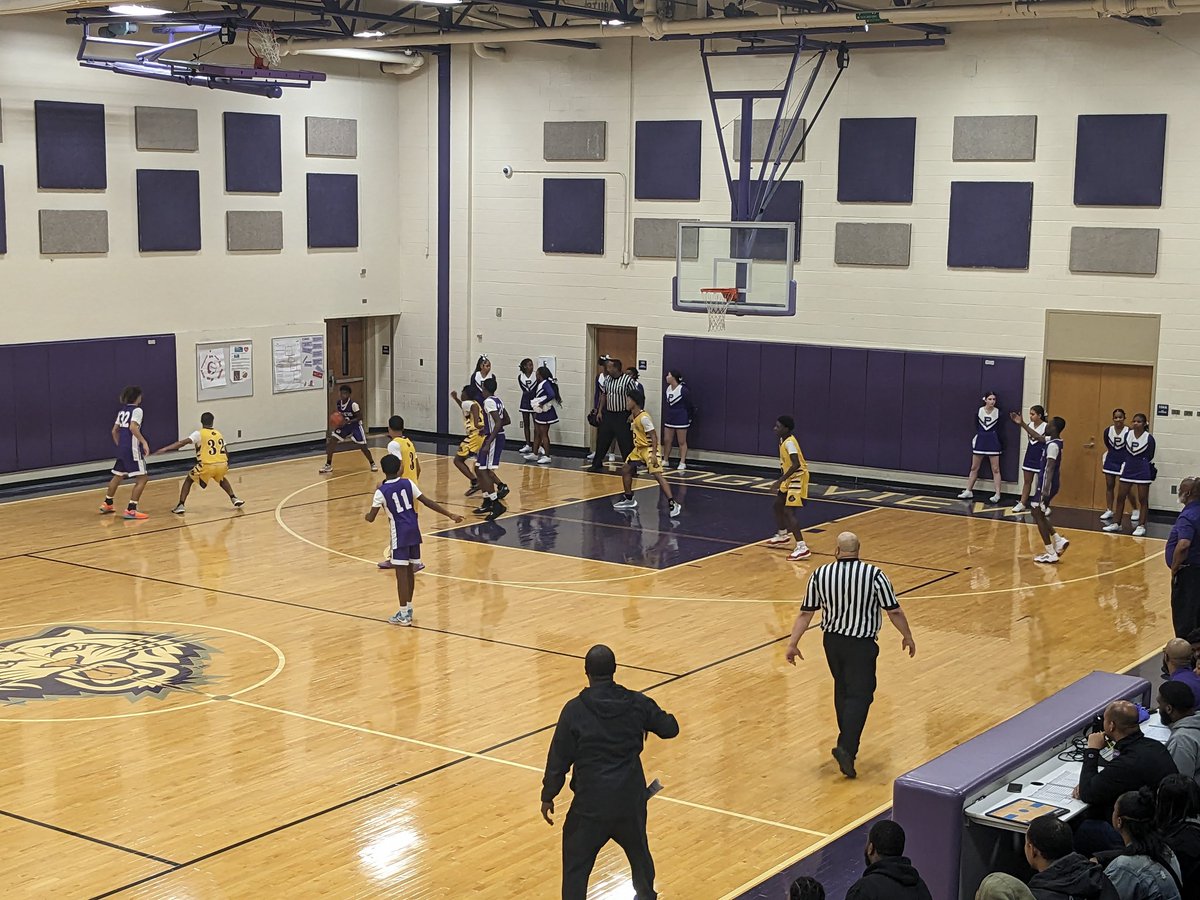 ksmithplsd's tweet photo. @RidgeviewPLSD 8th Grade is battling it out tonight. https://t.co/npZEBrzoFF