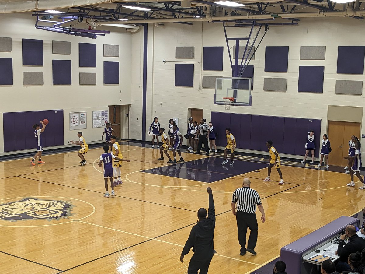 ksmithplsd's tweet photo. @RidgeviewPLSD 8th Grade is battling it out tonight. https://t.co/npZEBrzoFF