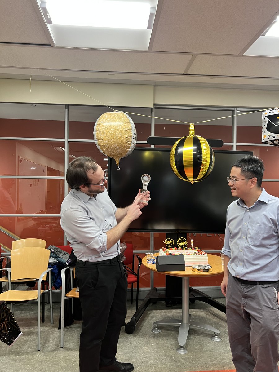 chaolinzhang's tweet photo. @MoakleyDan did a fantastic job in his PhD defense! He will be around a bit to wrap up his exciting work on neuon type-specific splicing. Stay tuned if you are interested in what the "apple" below means. #ASmatters @ColumbiaCMBS @ColumbiaPS https://t.co/39SWEHBf2a