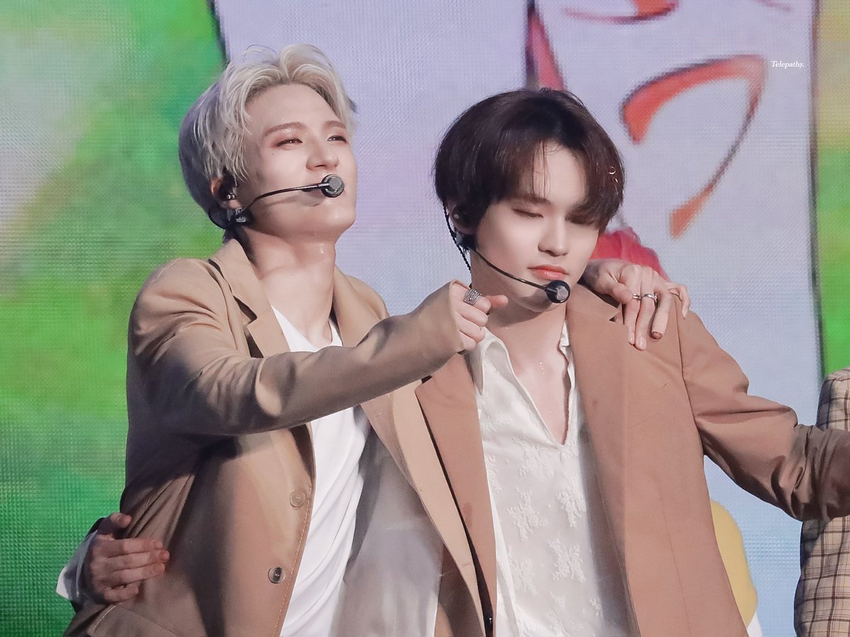 고양이 생축~~
#NCT #NCTDREAM #JENO  #제노 #CHENLE #천러