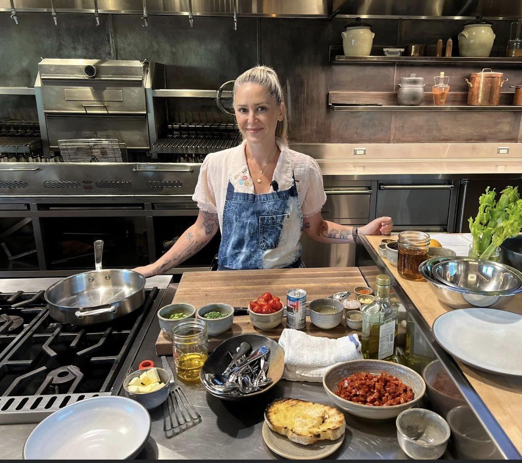 SmarttEntertain's tweet photo. As we approach Thanksgiving, we’d like to celebrate the amazing celebrity chefs we work with at Smartt Entertainment. Let us help curate your next memorable ‘experience’ by bringing in a #Celebrity #Chef. #corporateevents #fundraiserevent #corporate #culinary https://t.co/OL0wsTJgvR