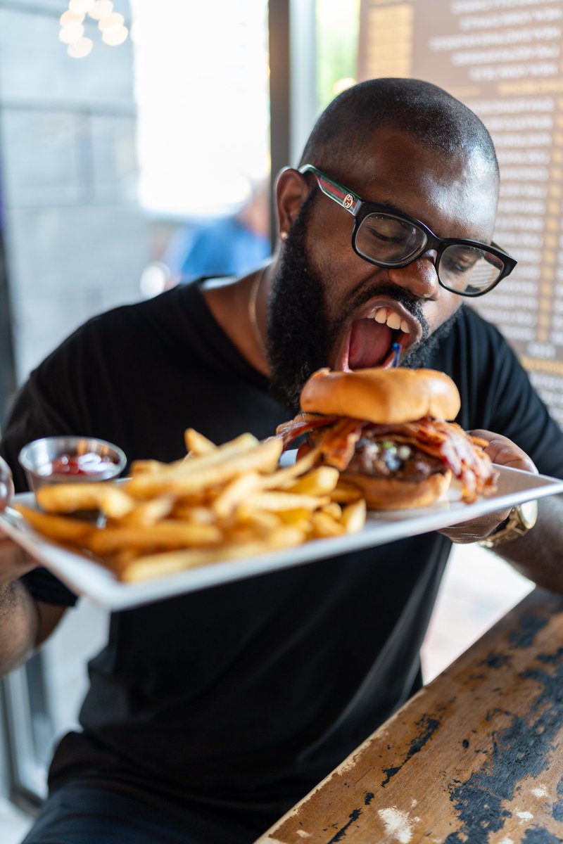 Nile_Fortner's tweet photo. Ground Beef Between Your Teeth at #TheDen #FortLauderdale 🍔🍟 @FTLCityNews @FortLaudEatz
📸 By #Photographer #Valvisuals #ValeryGuillaume @Valvisuals
#Restaurant #SportsBar #Burger #Burgers #Cheeseburger #Food #Foodie #FoodPics #FrenchFries #DowntownFortLauderdale #Lauderdale https://t.co/R4tlXCH4k6