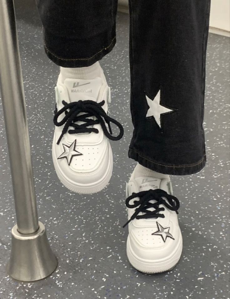 deedeegores's tweet photo. I wish I had this style man this fit rocks, I'm so annoyed about my whole appearance :[
Also realized these do tell a lot of stuff about myself ifjdhfjh I swear I just don't count cals Idk how much I actually eat https://t.co/SfgeHGUaqp